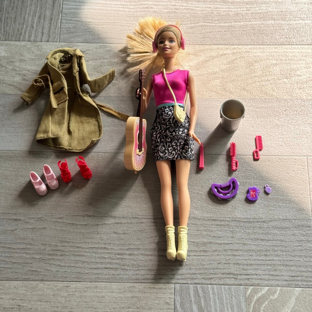Barbie Doll Blonde Hair 2009‎ Mattel with Accessories Guitar, Shoes, Trench Coat